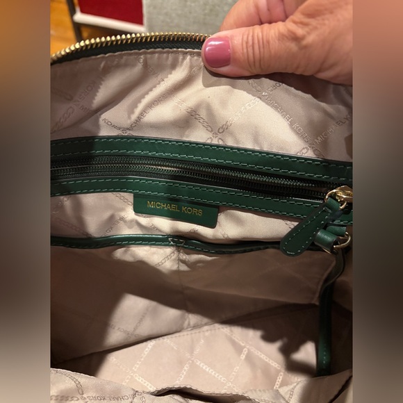 Michael Kors Pebble Leather Aria Hobo - Picture 12 of 17